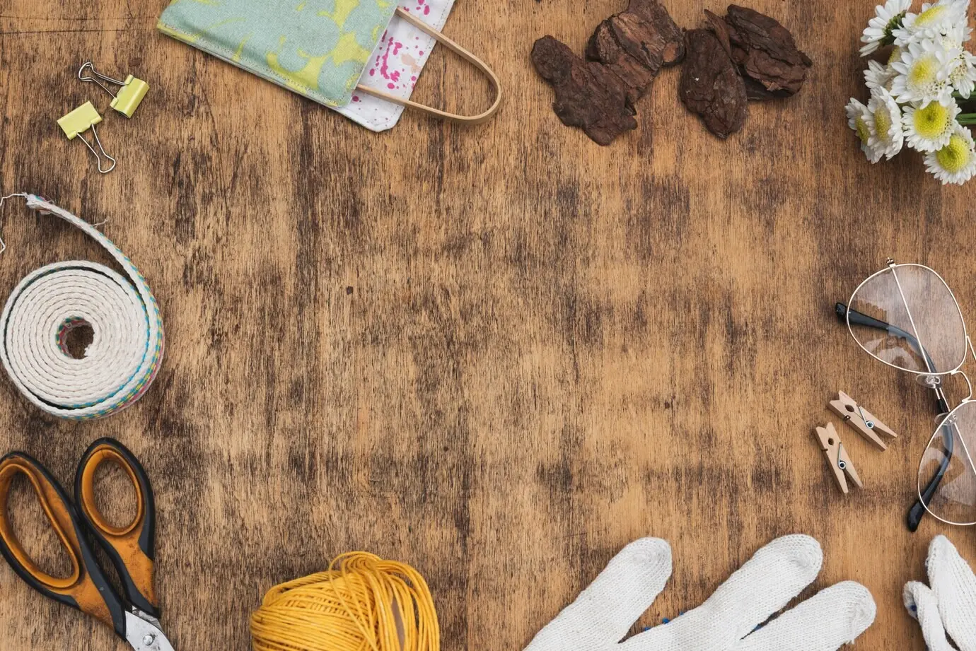 Bitte sende mir den genauen Beschreibungstext, den ich auf Deutsch umformulieren soll.